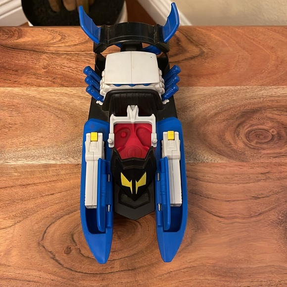 Batman Figure & Boat 🛥️ - Picture 6 of 7